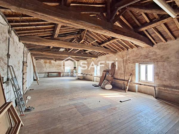 Corps de ferme 168m2 sur 1,4 Hectare - Dépendances et Tout-à-l'égout