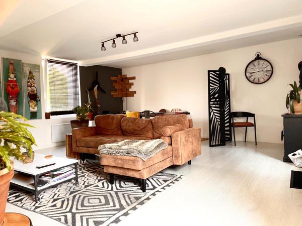 ? Nouveauté à découvrir ! Le charme du duplex en plein cœur d'Abbeville, à seulement 20 minutes de la Baie de Somme !
