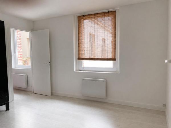 ? Nouveauté à découvrir ! Le charme du duplex en plein cœur d'Abbeville, à seulement 20 minutes de la Baie de Somme !