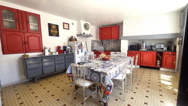 À vendre - Maison de charme au coeur du centre-ville de Vic