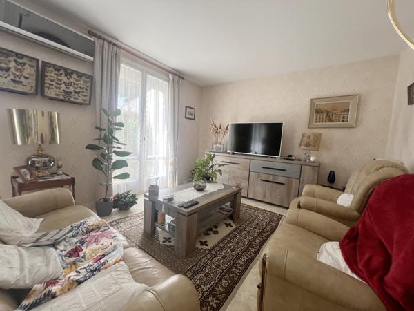 Maison
                                                                                                                                                                                                                                                                                                                        6 pièce(s)                                                                                                                                                                                                          4 chambre(s)                                                                                                                                                                                                          130  m²