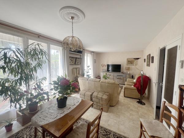 Maison
                                                                                                                                                                                                                                                                                                                        6 pièce(s)                                                                                                                                                                                                          4 chambre(s)                                                                                                                                                                                                          130  m²