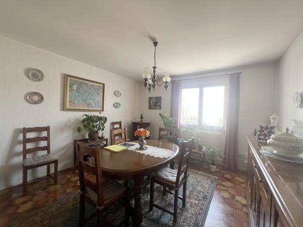 Maison
                                                                                                                                                                                                                                                                                                                        6 pièce(s)                                                                                                                                                                                                          4 chambre(s)                                                                                                                                                                                                          130  m²