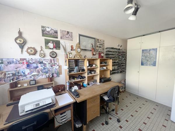 Maison
                                                                                                                                                                                                                                                                                                                        6 pièce(s)                                                                                                                                                                                                          4 chambre(s)                                                                                                                                                                                                          130  m²