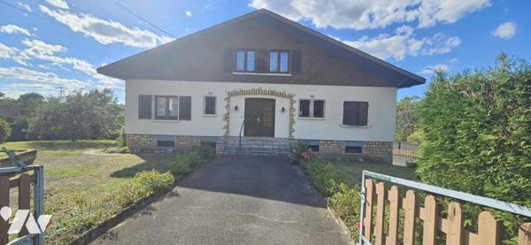 Etival Clairefontaine - Grand pavillon avec dépendances et terrain 