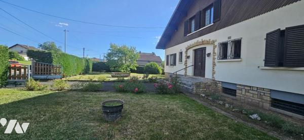Etival Clairefontaine - Grand pavillon avec dépendances et terrain 