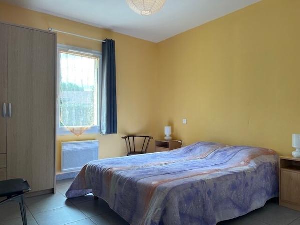 Maison mitoyenne avec 3 T3 proche des plages