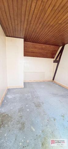 Maison de charme avec terrasse et beau potentiel
