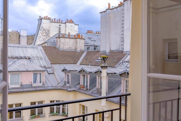 Bijoux vue sur les toits du 6e. 4 pièces, Balcon, 2 SDE, 2 WC
