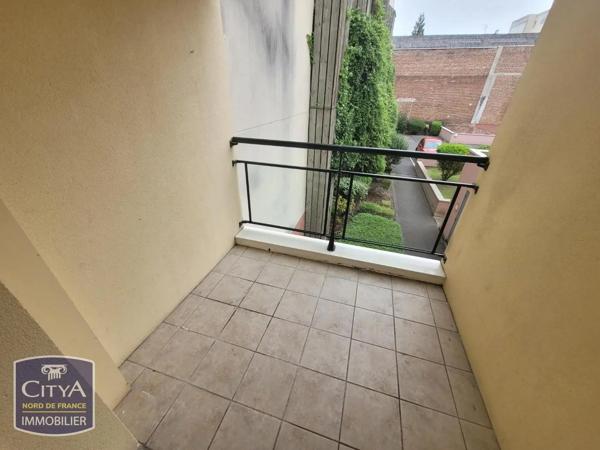 Appartement à louer 3 pièces 68.49m² Douai (59500)