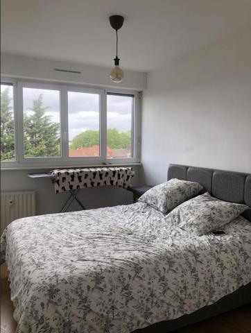 Vente
                Appartement66 m² - 3 Pièces -
                    RONCHIN (59790)