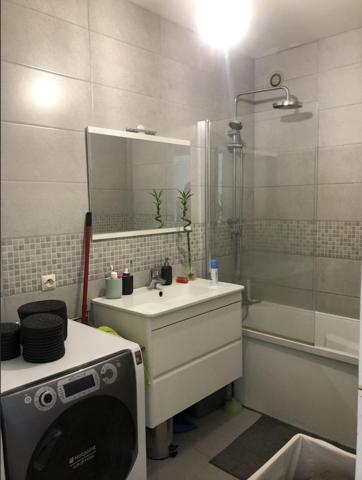 Vente
                Appartement66 m² - 3 Pièces -
                    RONCHIN (59790)