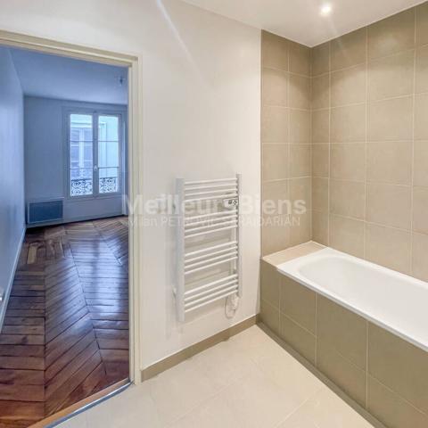 Paris 2ème - À LOUER - 2 pièces rénové de 37,31 m²