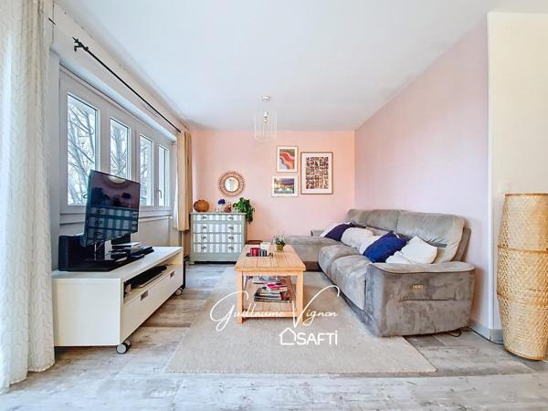 T5 lumineux en bon état dans centre bourg