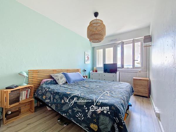 T5 lumineux en bon état dans centre bourg