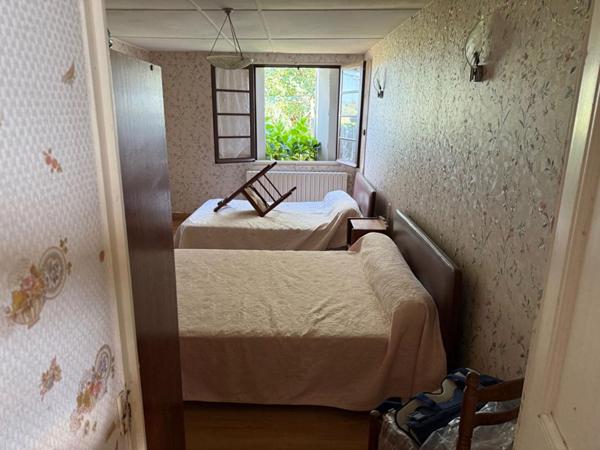 17190 - " Ancienne ferme" - Ensemble Immobilier 10 pièce(s) 147 m2 - LILEAU -