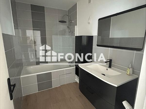 Location Appartement 4 pièces 84.3 m² - FEUILLETIERE TOUR 2 Villars 42390