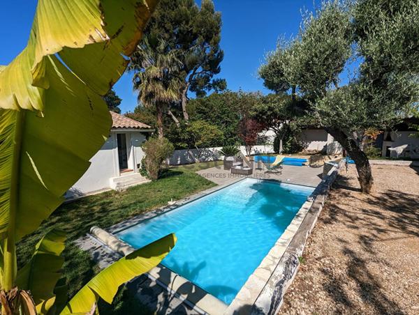 Magnifique Villa T5 de 170 m2 sur un terrain de 1 000m2 - Au calme absolu - Secteur Camoins 13011