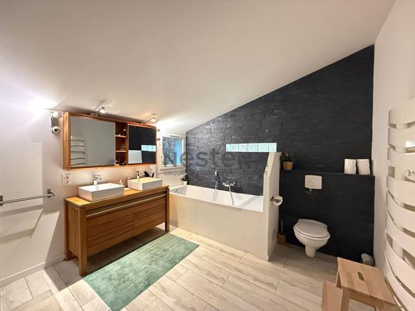 Magnifique Villa T5 de 170 m2 sur un terrain de 1 000m2 - Au calme absolu - Secteur Camoins 13011