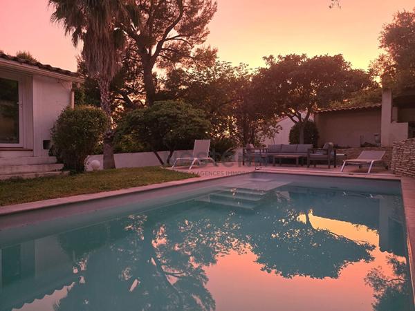 Magnifique Villa T5 de 170 m2 sur un terrain de 1 000m2 - Au calme absolu - Secteur Camoins 13011