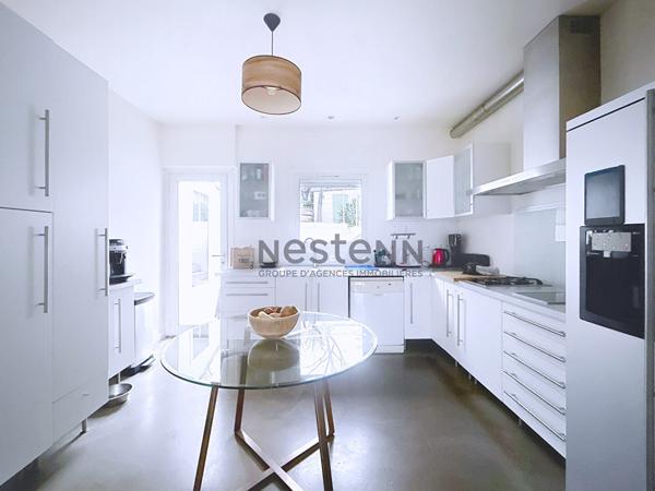 Magnifique Villa T5 de 170 m2 sur un terrain de 1 000m2 - Au calme absolu - Secteur Camoins 13011