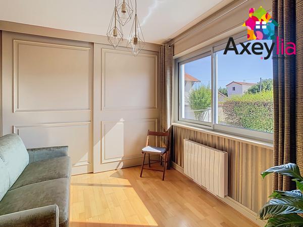 Roanne (42300) A VENDRE- ROANNE- MAISON D'ARCHITECTE SUR TERRAIN AVEC PISCINE