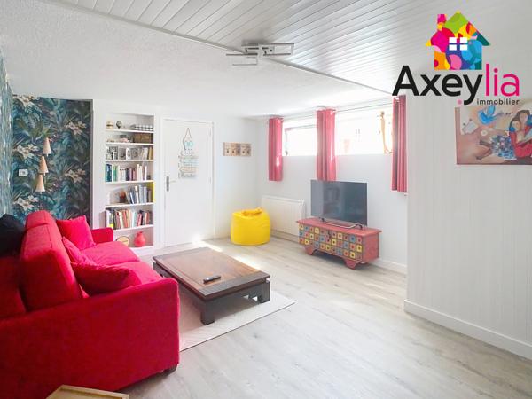 Roanne (42300) A VENDRE- ROANNE- MAISON D'ARCHITECTE SUR TERRAIN AVEC PISCINE