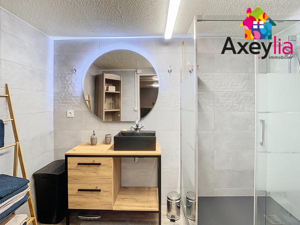 Roanne (42300) A VENDRE- ROANNE- MAISON D'ARCHITECTE SUR TERRAIN AVEC PISCINE