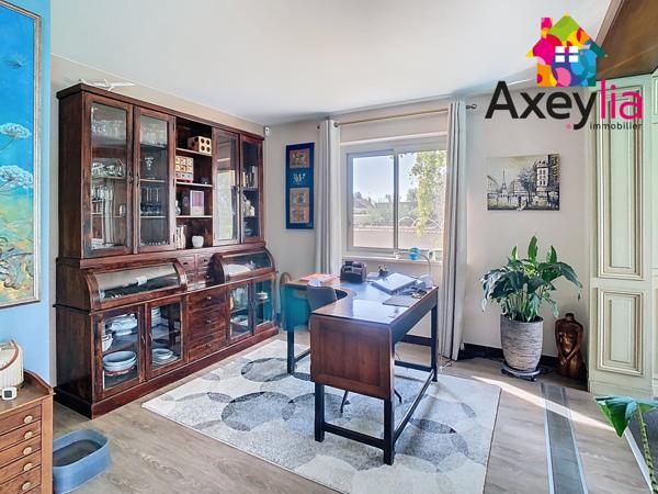 Roanne (42300) A VENDRE- ROANNE- MAISON D'ARCHITECTE SUR TERRAIN AVEC PISCINE