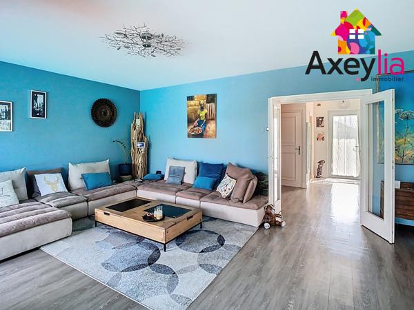 Roanne (42300) A VENDRE- ROANNE- MAISON D'ARCHITECTE SUR TERRAIN AVEC PISCINE