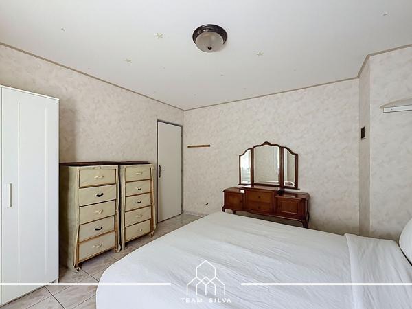 Maison
         4 pièces
        - 90 m² Exclusivité 285 000 € *