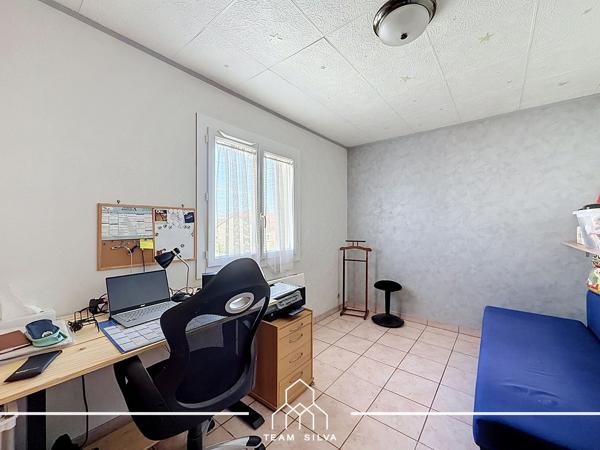 Maison
         4 pièces
        - 90 m² Exclusivité 285 000 € *