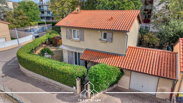 Maison
         4 pièces
        - 90 m² Exclusivité 285 000 € *