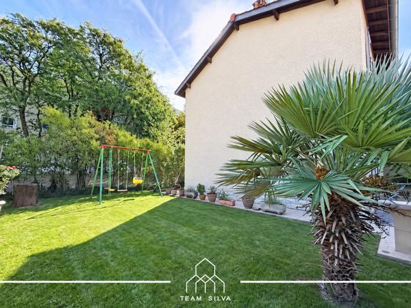 Maison
         4 pièces
        - 90 m² Exclusivité 285 000 € *