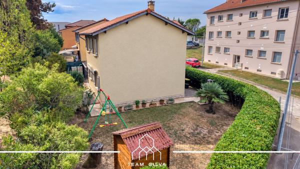 Maison
         4 pièces
        - 90 m² Exclusivité 285 000 € *