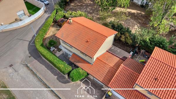 Maison
         4 pièces
        - 90 m² Exclusivité 285 000 € *