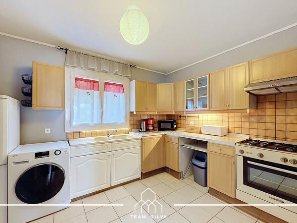 Maison
         4 pièces
        - 90 m² Exclusivité 285 000 € *