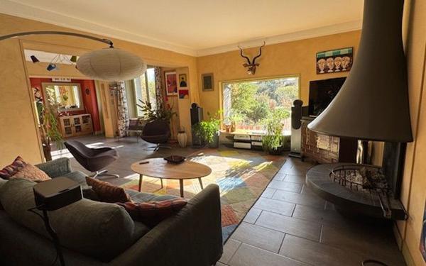 Maison à vendre    5 pièces • 207 m2 Champs-sur-Yonne