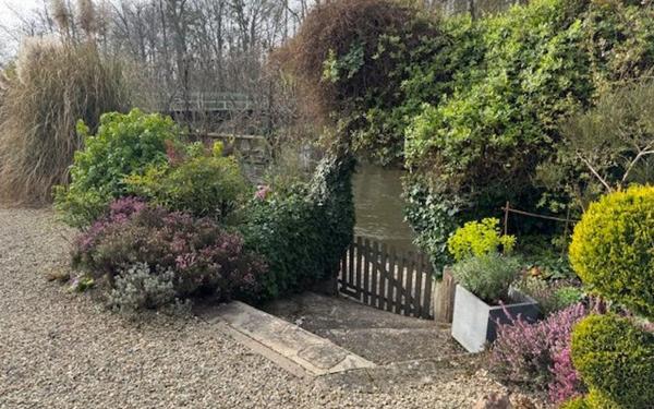 Maison à vendre    5 pièces • 207 m2 Champs-sur-Yonne