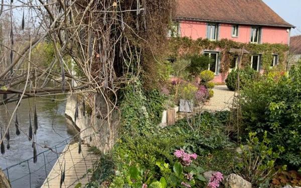 Maison à vendre    5 pièces • 207 m2 Champs-sur-Yonne