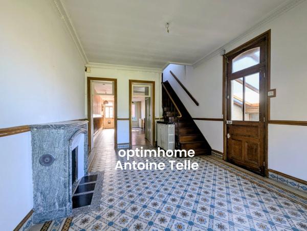 Le Cateau - Maison de ville avec jardin clos - Du cachet à moderniser !