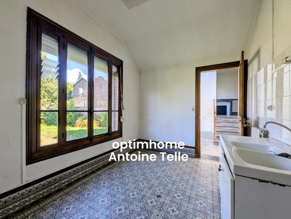 Le Cateau - Maison de ville avec jardin clos - Du cachet à moderniser !