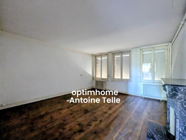 Le Cateau - Maison de ville avec jardin clos - Du cachet à moderniser !