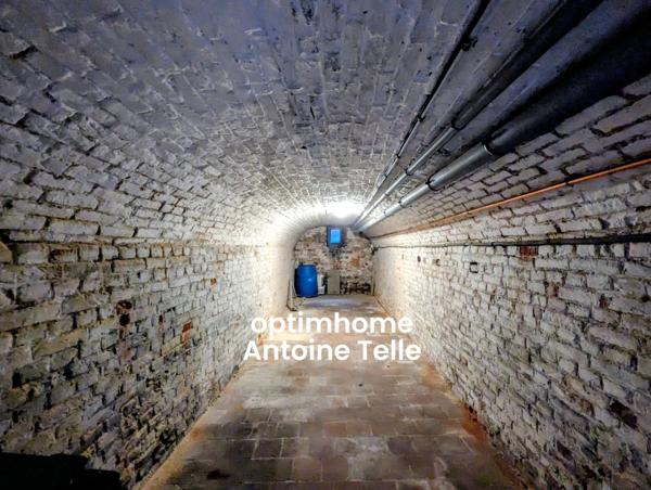 Le Cateau - Maison de ville avec jardin clos - Du cachet à moderniser !