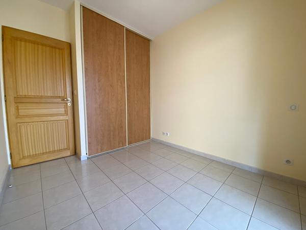 NARBONNE Quai Vallière. Appartement T3 de 67m² avec Loggia de 20m² + parking