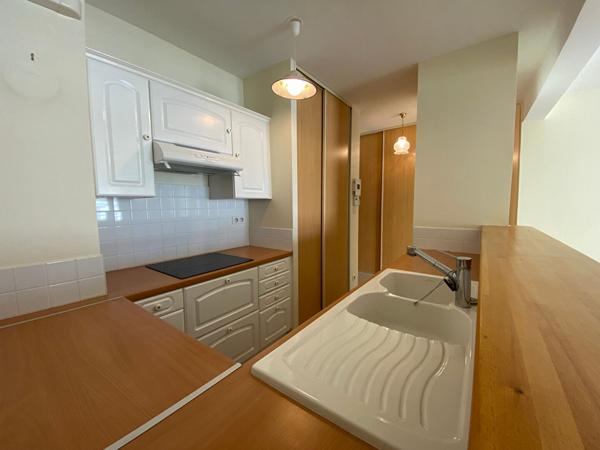 NARBONNE Quai Vallière. Appartement T3 de 67m² avec Loggia de 20m² + parking