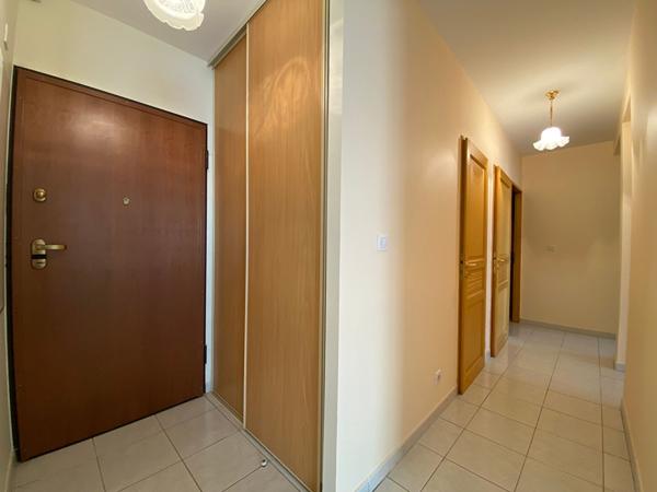 NARBONNE Quai Vallière. Appartement T3 de 67m² avec Loggia de 20m² + parking