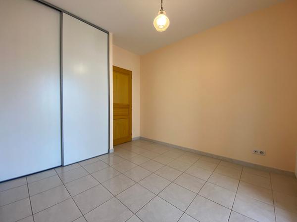 NARBONNE Quai Vallière. Appartement T3 de 67m² avec Loggia de 20m² + parking