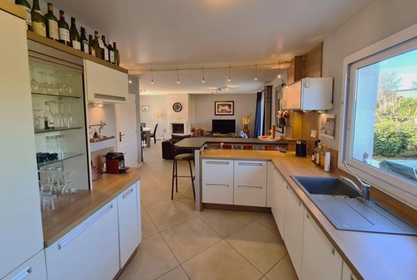 Maison à vendre SAINTE GENEVIEVE DES BOIS (91) - Maison lumineuse 4 chambres avec sous-sol total  de 125m² et terrain de 500 m²