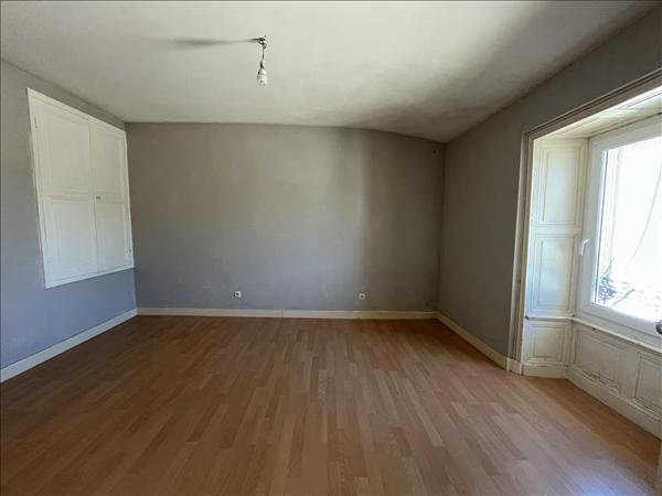 Maison à vendre |  Mesnac |  3 pièces | 75 m²